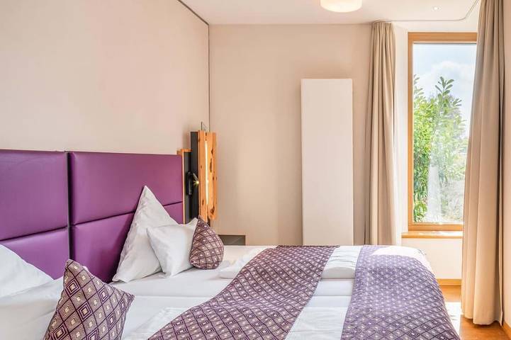 Ganze Wohnung, Wellvital, 86 qm Souterrain, 2 separate Schlafzimmer, 2 Bäder in Bad Endorf, Chiemsee