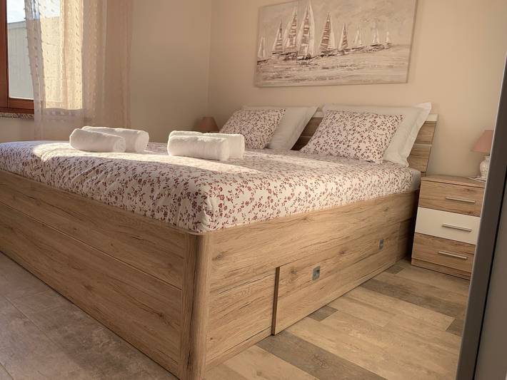 Ferienwohnung für 4 Personen, mit Balkon/Terrasse und Pool auf Pag