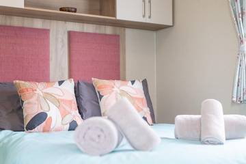 Static Caravan for 6 People in Christchurch, Dorset, Photo 2