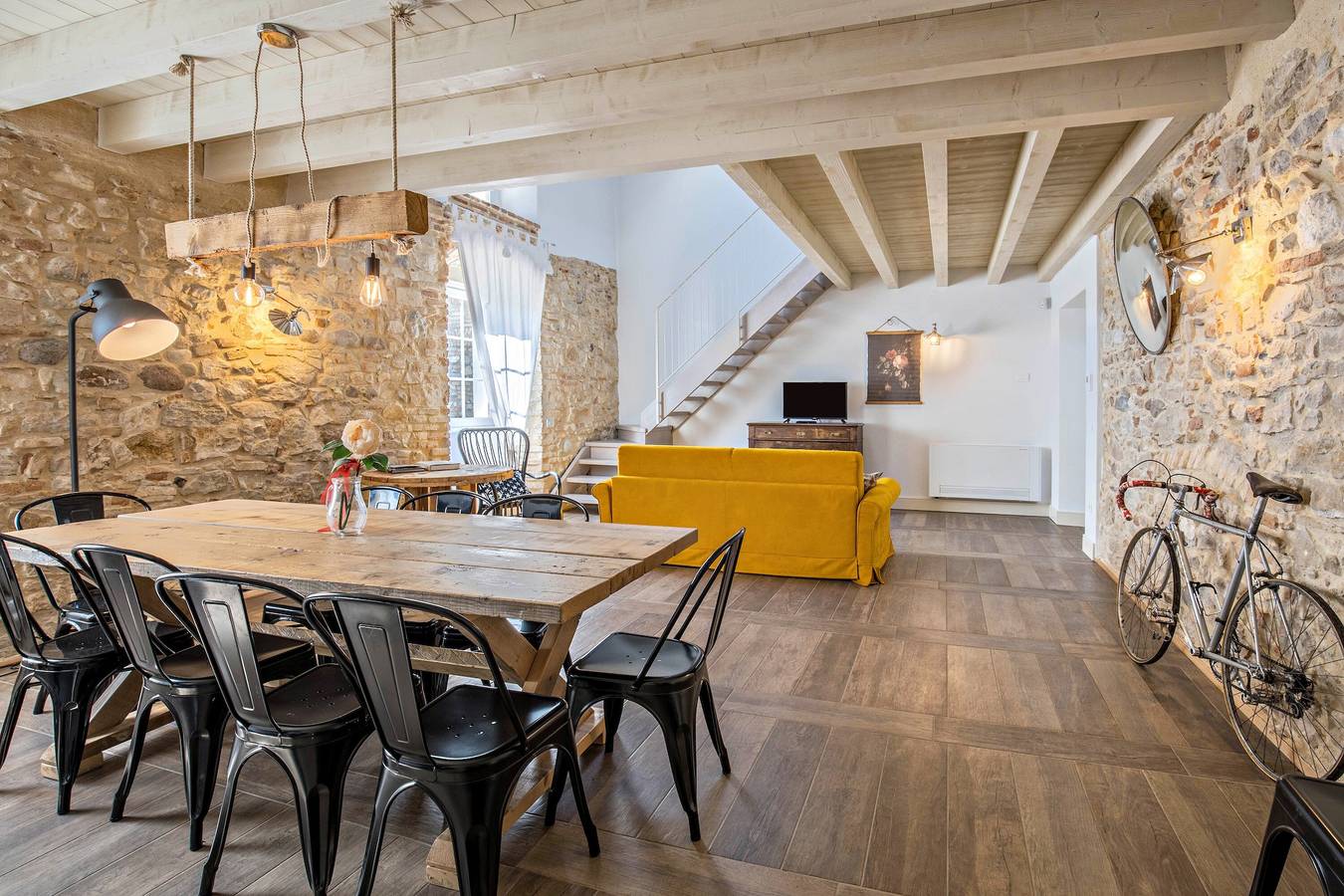 Apartamento entero, Espectacular apartamento dúplex "Olmo" con Wi-Fi, jardín y piscina compartidos in Rivoltella del Garda, Desenzano del Garda