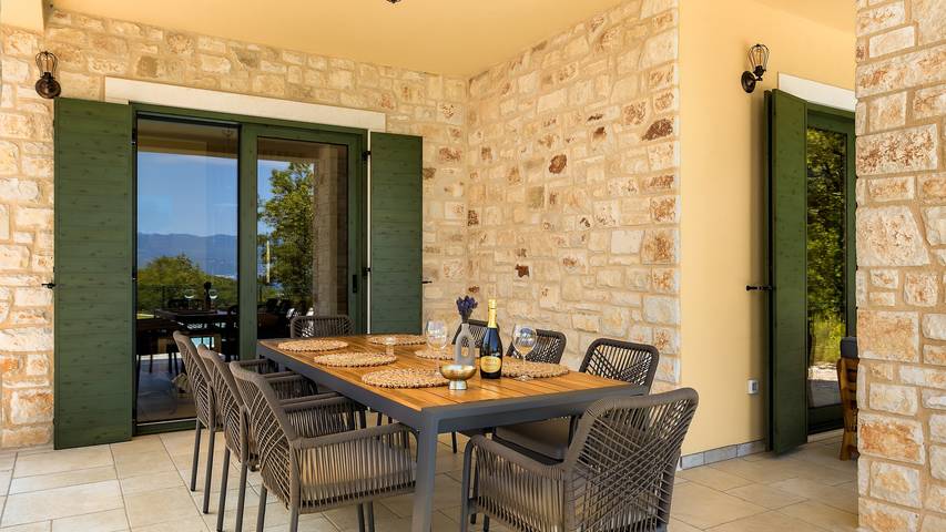 Villa pour 8 personnes, avec jacuzzi et sauna ainsi que terrasse et jardin à Vrbnik - 4