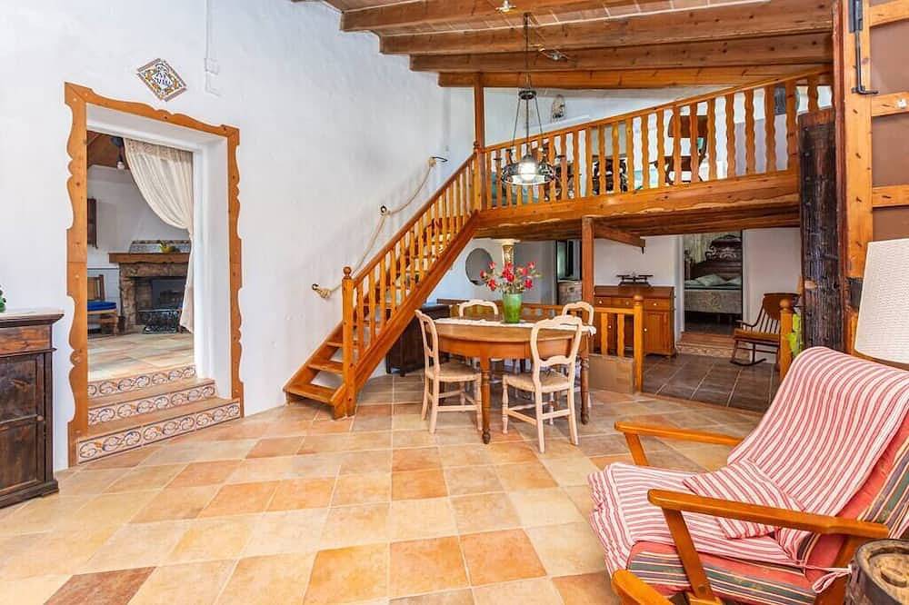 The Santa Maria House, Nice Majorcan country house, Sta. Maria del Camí in Santa Maria del Cami, Majorca Center