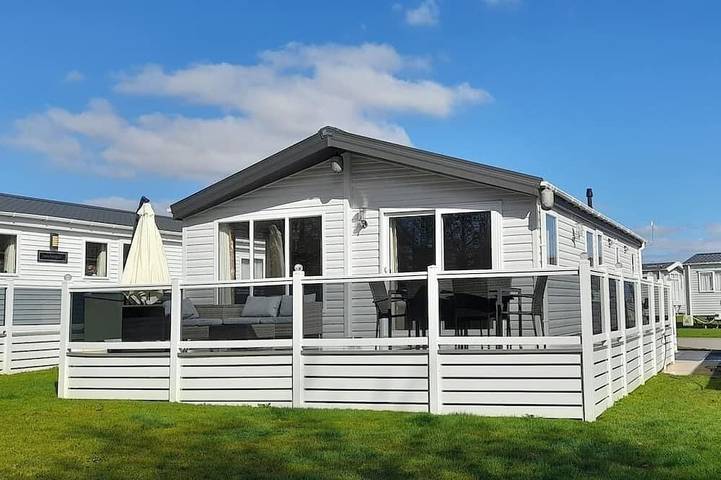 Static caravan for 4 people, with pets in Suffolk