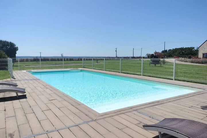 Location de vacances pour 22 personnes, avec jardin à Thouarcé