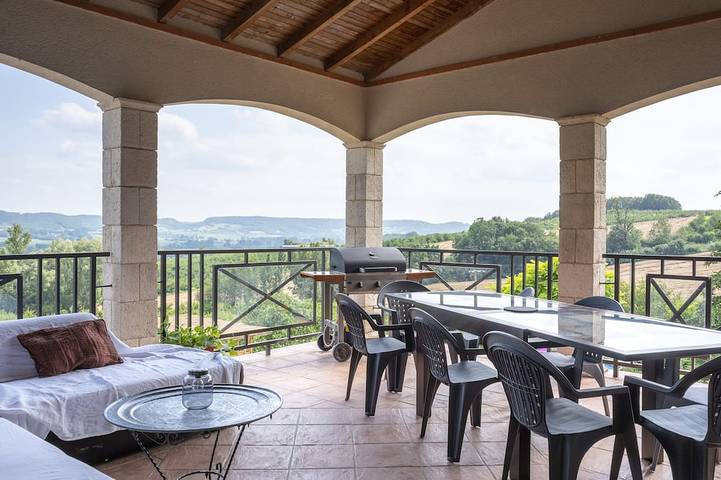 Location de vacances pour 8 personnes, avec jacuzzi et jardin à Trentels