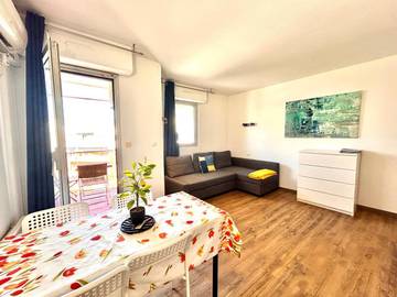 Gîte pour 4 personnes, avec terrasse, animaux acceptés dans Plage Beau Rivage Saint Raphael