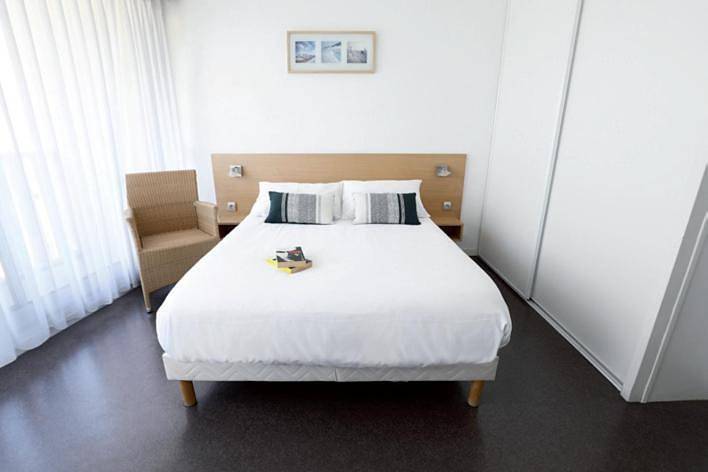 Gîte pour 2 personnes, avec balcon et vue dans Thermes de l'Avenue - 2