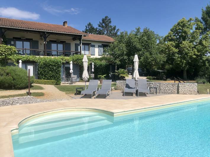 Chambre avec petit déjeuner pour 2 personnes, avec jardin et piscine à Saint-Cybranet