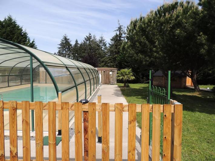 Bungalow für 4 Personen, mit Ausblick und Pool sowie Sauna in der Auvergne - 3
