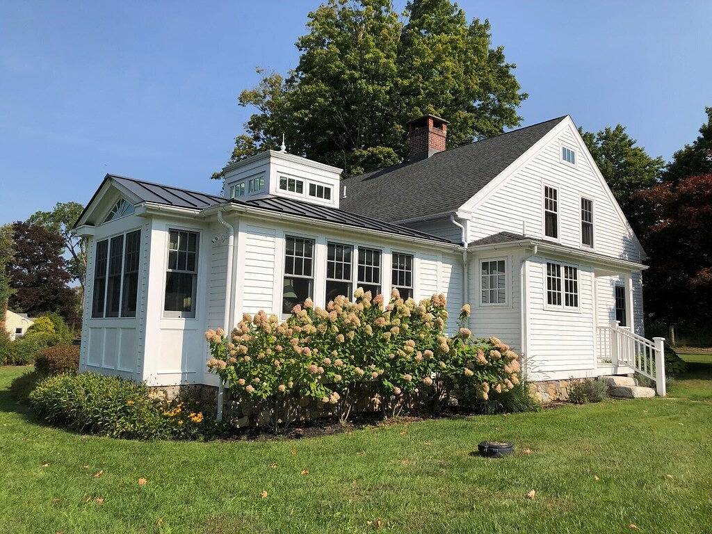 Charming 1870 cape cottage in Litchfield in Litchfield County