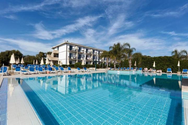 Ferienanlage für 5 Personen, mit Pool und Garten sowie Ausblick, mit Haustier auf Sizilien