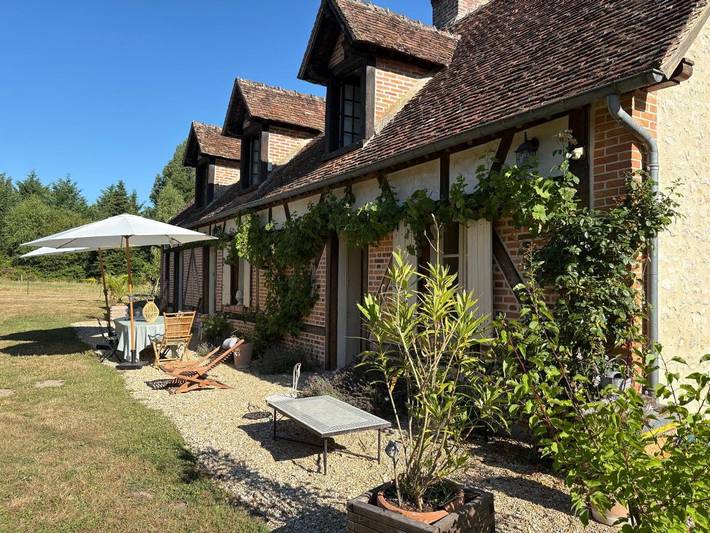 Location de vacances pour 9 personnes, avec Terrasse ainsi que Jardin et Vue à La Ferté-Imbault