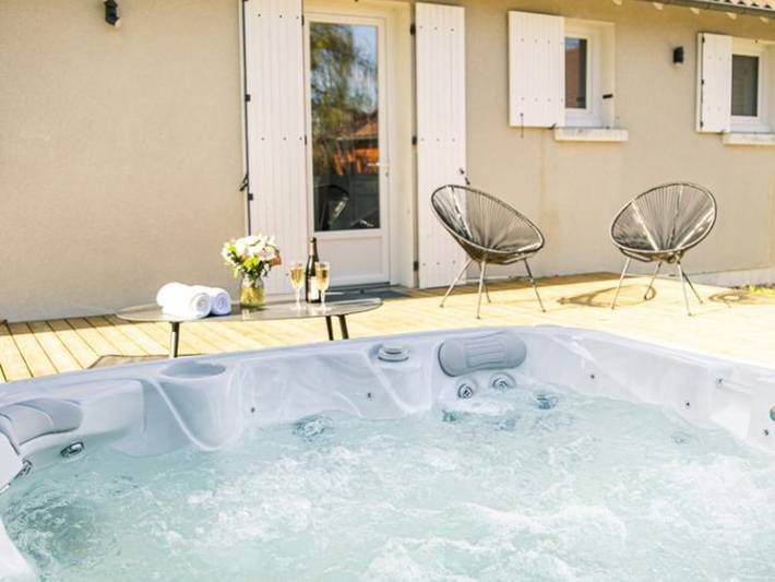 Gîte für 2 Personen, mit Garten und Whirlpool in Frankreich - 3