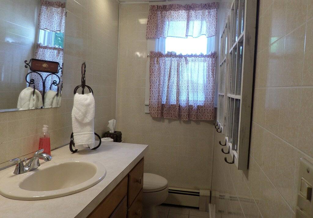 Beobachten Sie die herrlichen Sonnenaufgänge auf dem Meer und die schönen Mondnächte in Knox County (Maine)