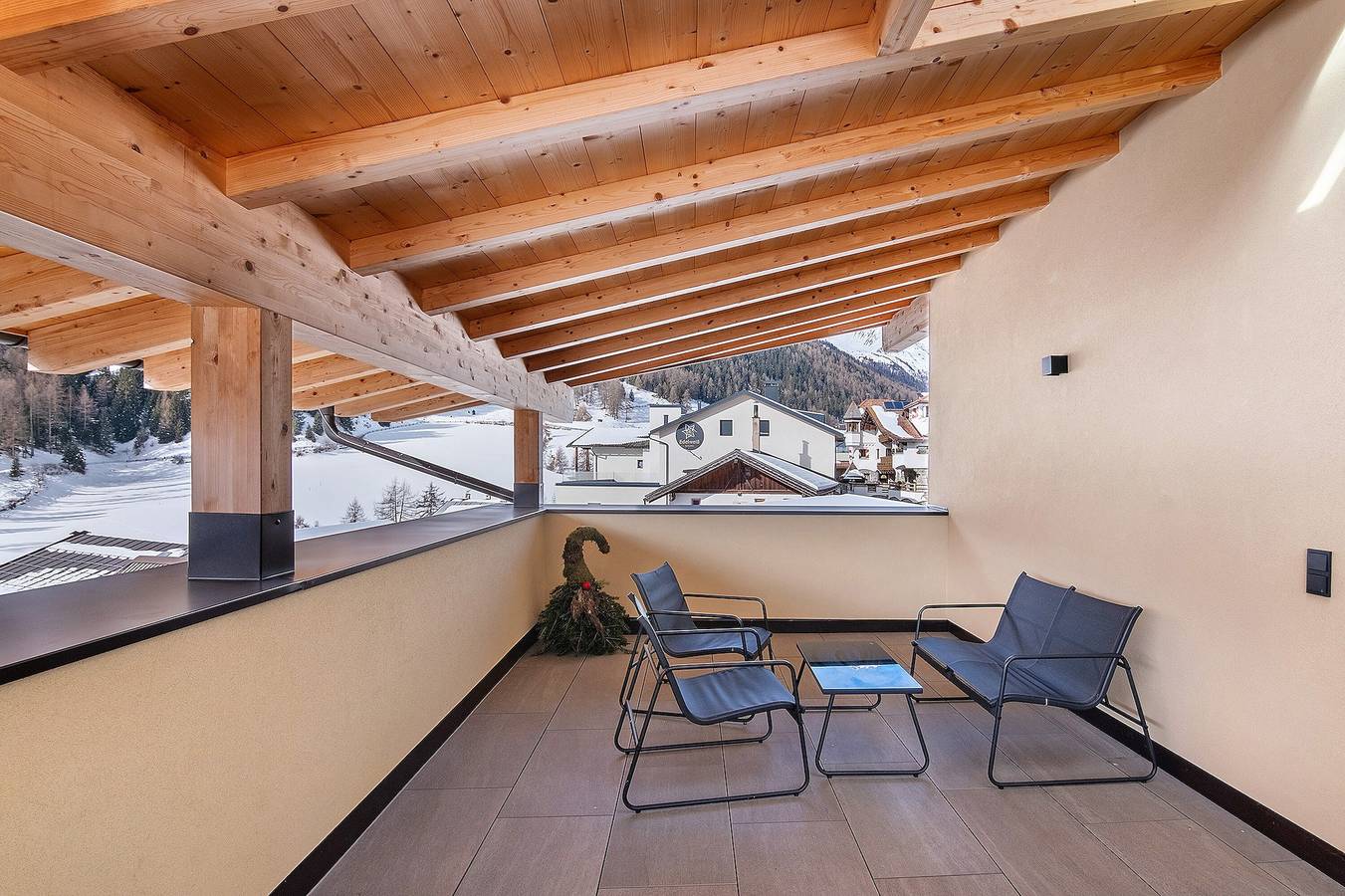 Hel lejlighed, Apartment 'Hof Am Egg' with Mountain View, Private Terrace and Wi-Fi in Schlinig, Mals