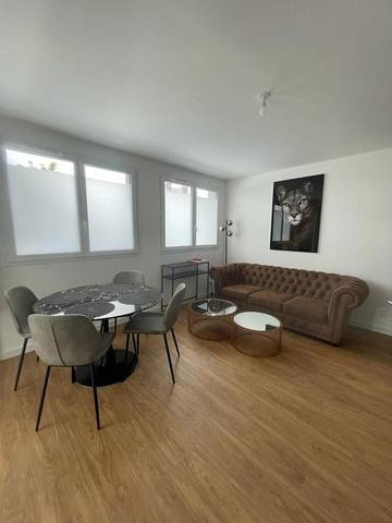 Gîte pour 4 personnes, avec piscine à Rohan