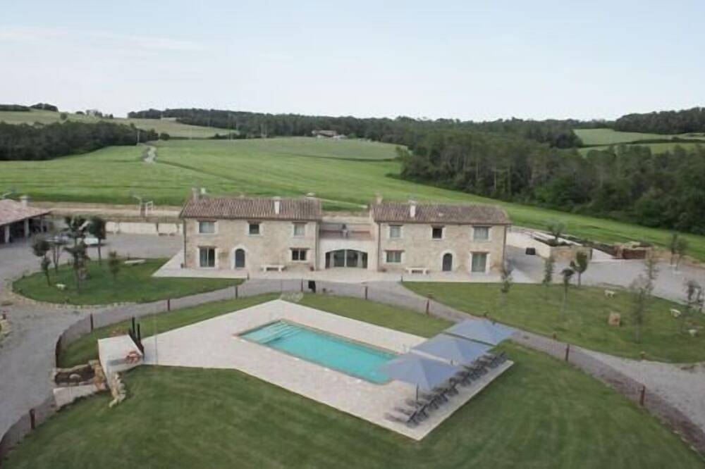 Excepcional casa rural aislada en paraje idílico ideal para familias y grupos in Vilavenut, Fontcuberta