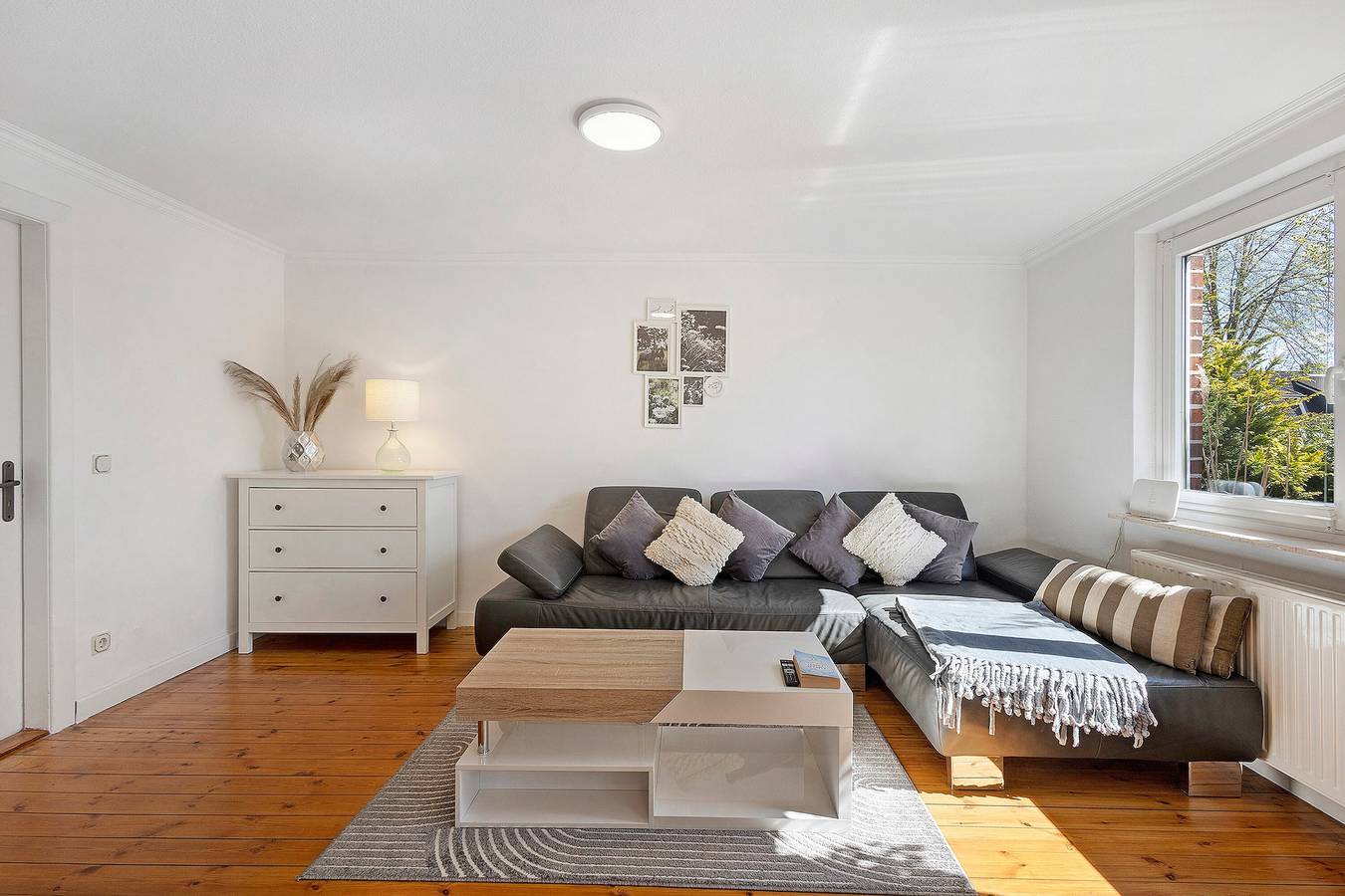 Luxuriöses Ferienhaus mit Sauna, Kamin, Billardtisch, Garten, Grill und viel Platz zum Entspannen in Klein Rönnau, Kreis Segeberg