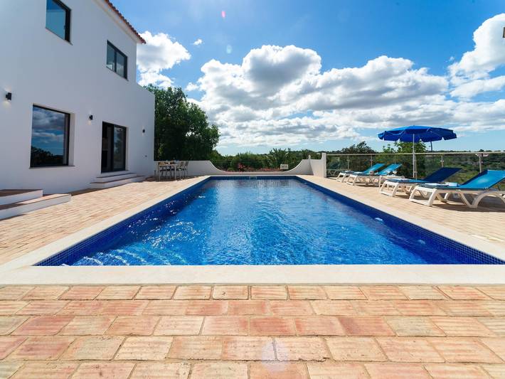 Villa für 4 Personen, mit Pool und Terrasse sowie Garten in Faro - 2