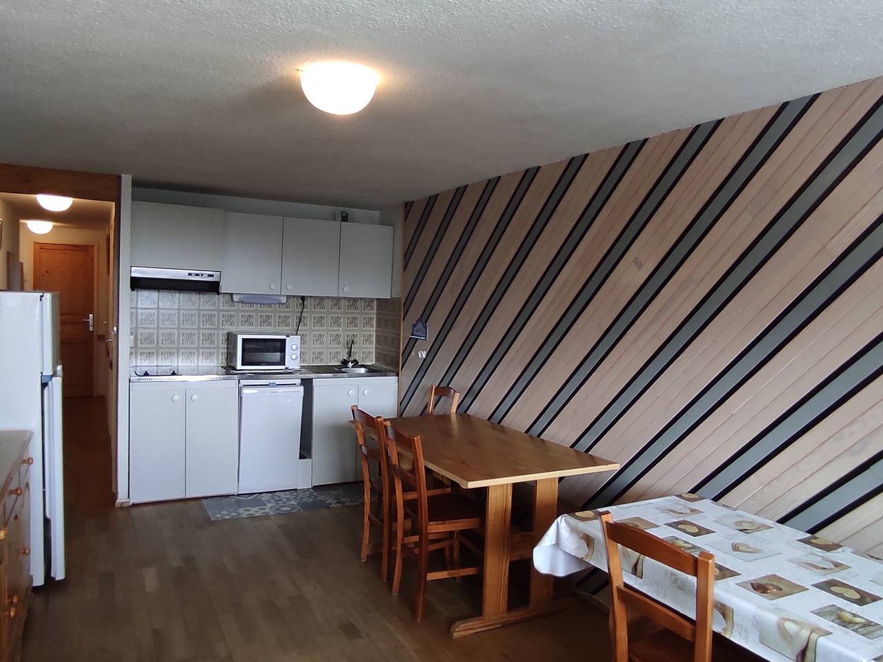 Appartement entier, Grand Appartement à Super Besse pour 6 personnes avec Wifi in Super Besse, Besse-et-Saint-Anastaise