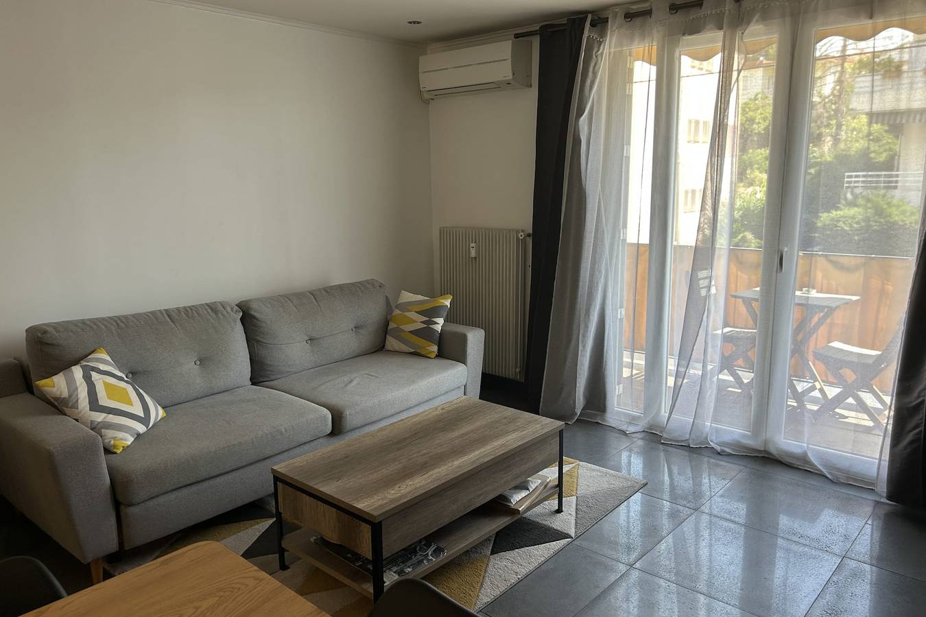 Appartement entier, Appartement lumineux avec balcon et parking in Le Cannet, Côte méditerranéenne (France)