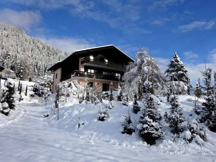 Ferienhaus für 6 Personen, mit Balkon und Terrasse sowie Garten und Pool in Millstatt