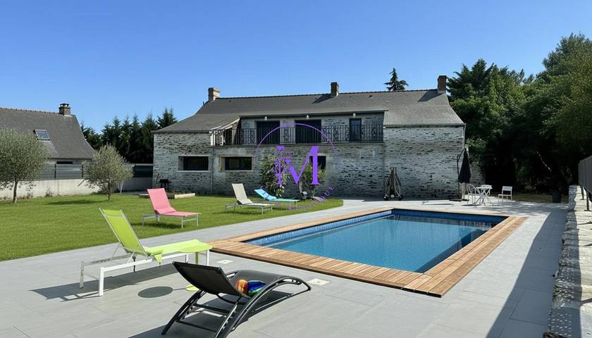 Location de vacances pour 12 personnes, avec Balcon et Terrasse ainsi que Jardin et Piscine à Les Ponts-de-Cé