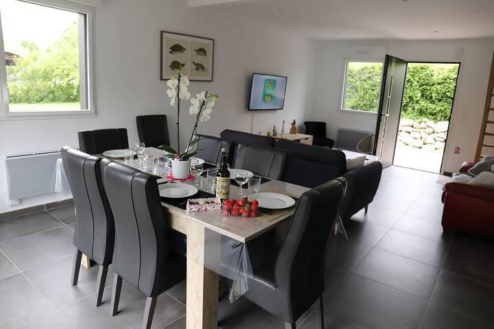 Location de vacances pour 6 personnes, avec jardin, animaux acceptés à Carly