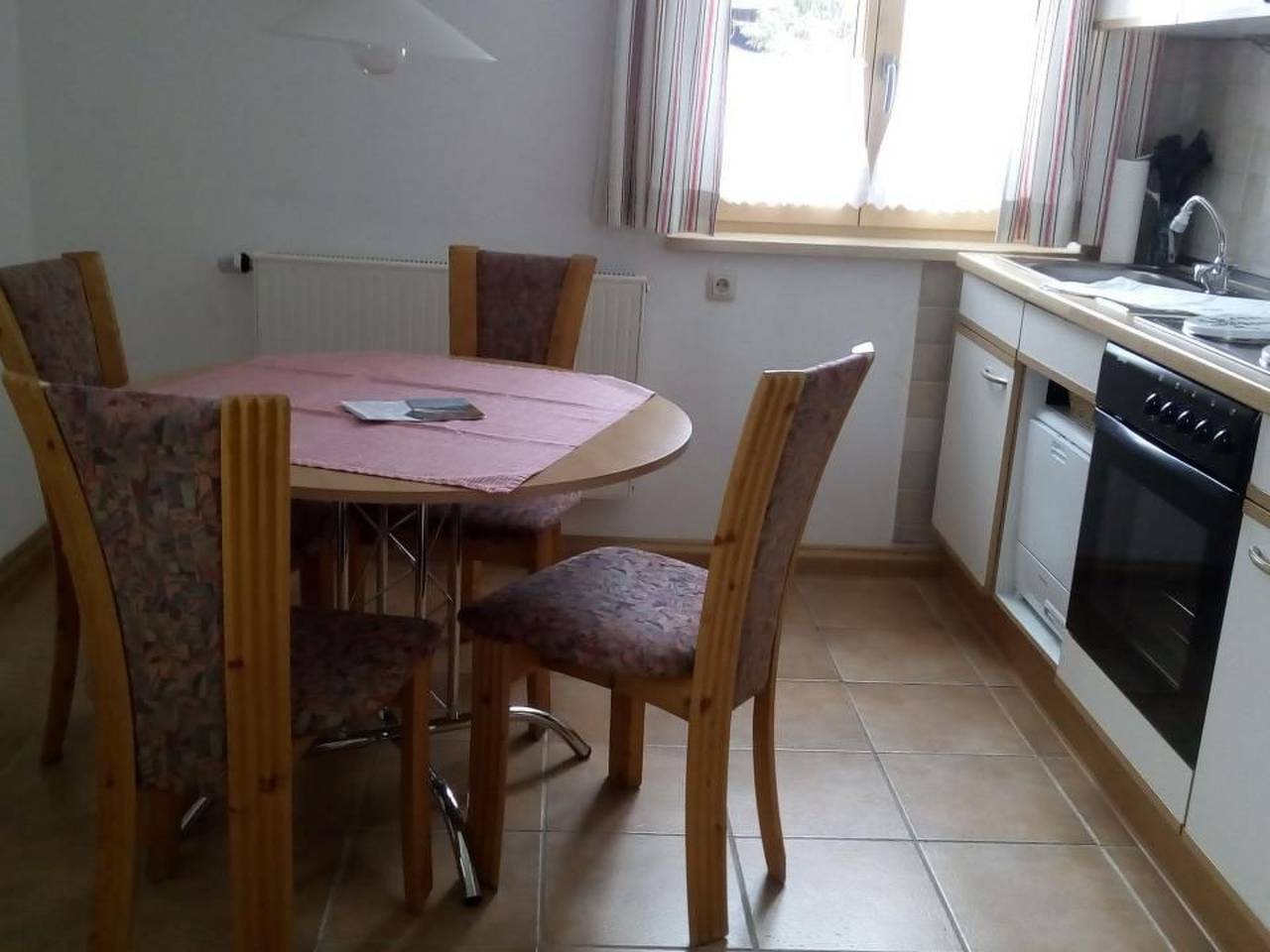 Ganze Wohnung, Gemütliche Ferienwohnung in Unterammergau in Unterammergau, Bayerische Alpen