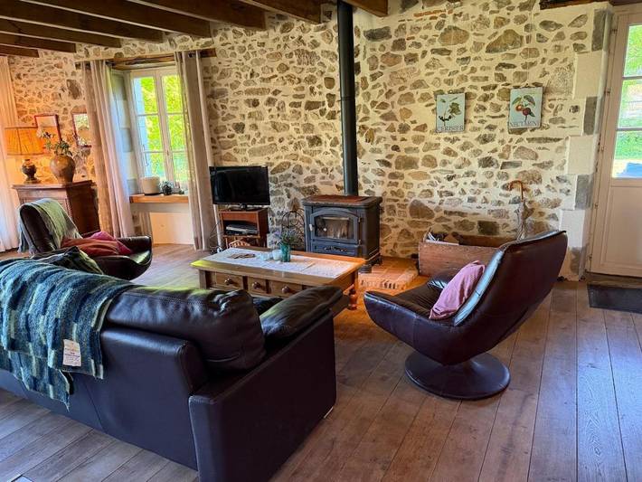 Location de vacances pour 2 personnes, avec Terrasse ainsi que Jardin et Vue à Chéronnac