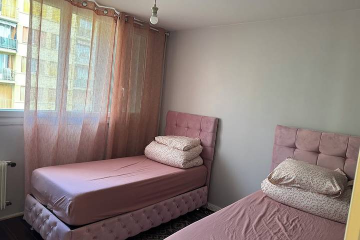 Appartement entier, Appartement Yara de luxe avec ascenseur première étage proche de la gare in Montargis, Région de Montargis