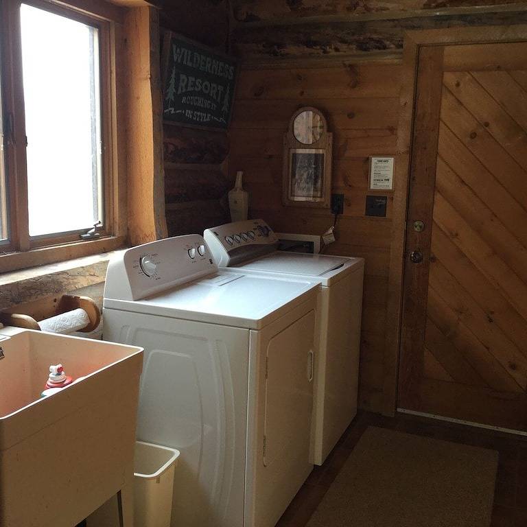Rustikales Blockhaus am 3 Elk Creek mit Blick auf die Collegiate Range in Americus (CO), Chaffee County