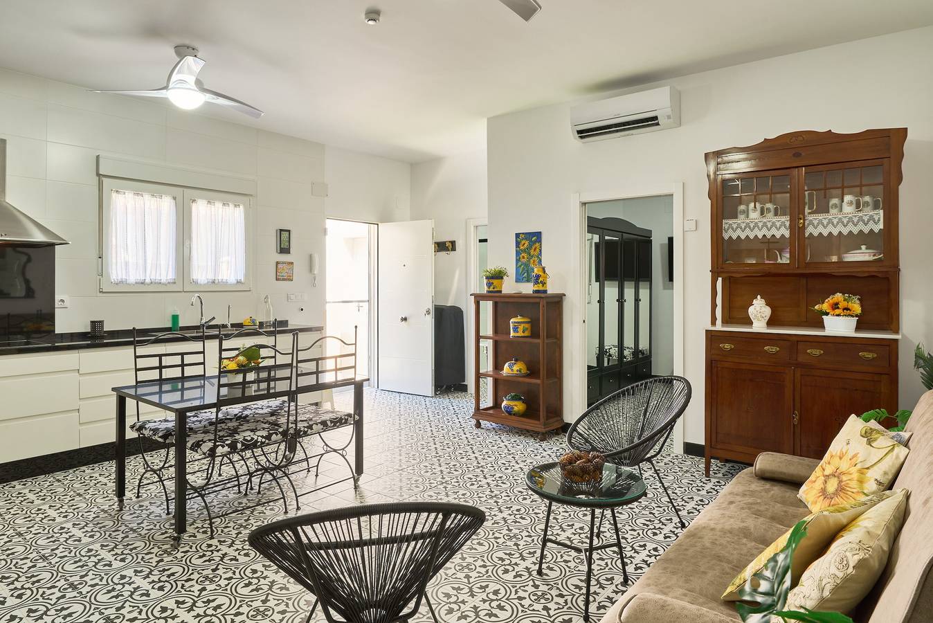 Casa vacanze 'Marisol' House' con piscina condivisa, Wi-Fi e aria condizionata in Puente Genil, Provincia di Cordoba