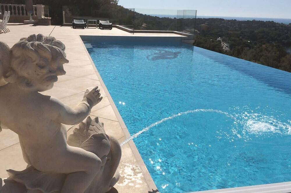Ganze Wohnung, Studio indépendant dans villa avec piscine in Agay, Saint-Raphaël