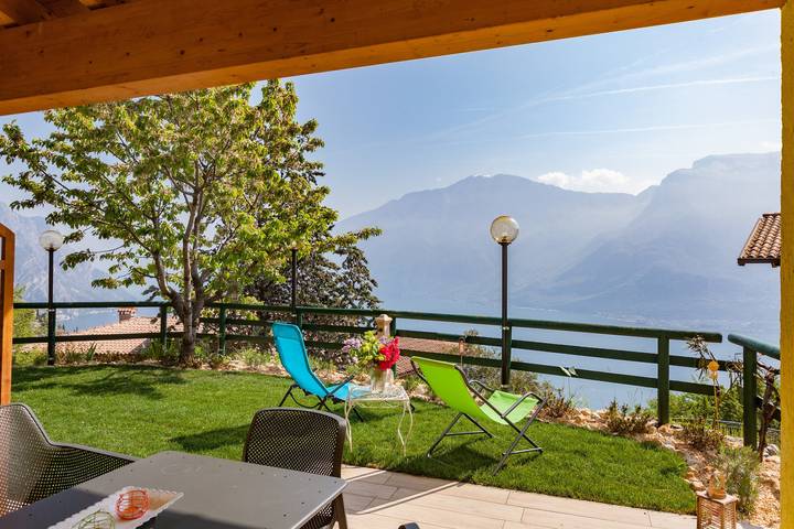 Ferienwohnung für 4 Personen, mit Balkon und Seeblick in Tremosine