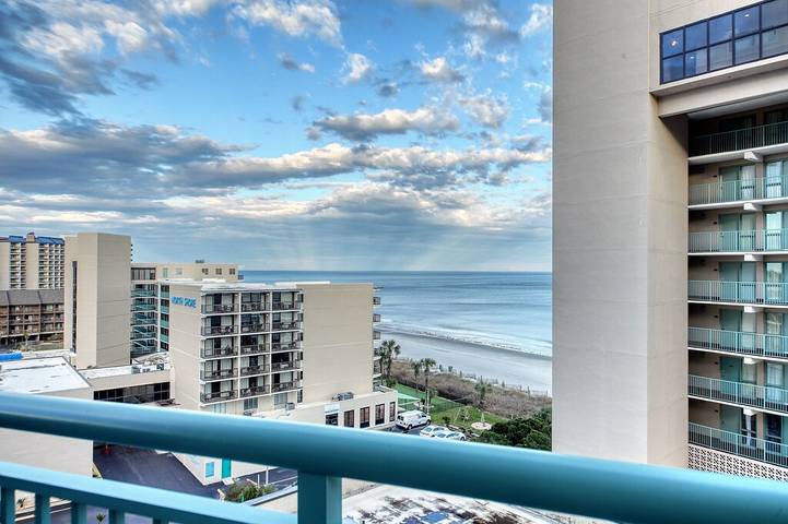 Vacation apartment for 8 people, with pool and hot tub as well as balcony - 1