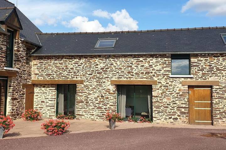 Gîte pour 8 personnes, avec jardin, animaux acceptés dans Château de Comper - Centre Arthurien