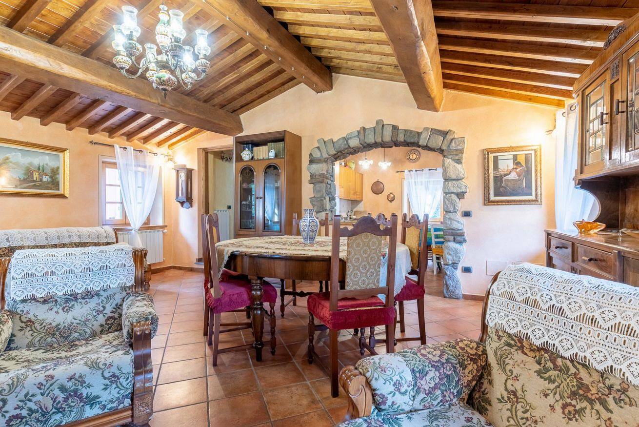 Ganze Wohnung, Tenuta Cerbaiola with Pool, Garden & Parking in Borgo a Mozzano, Lucca Provinz