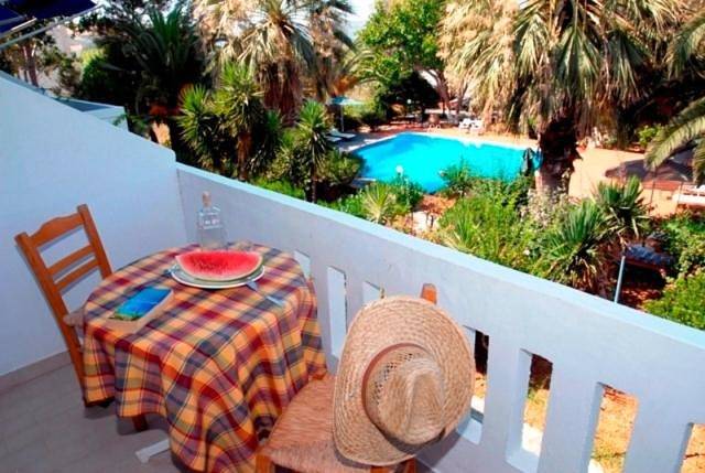 Gîte pour 3 personnes, avec vue ainsi que piscine et jardin, animaux acceptés dans Kalyves - 2