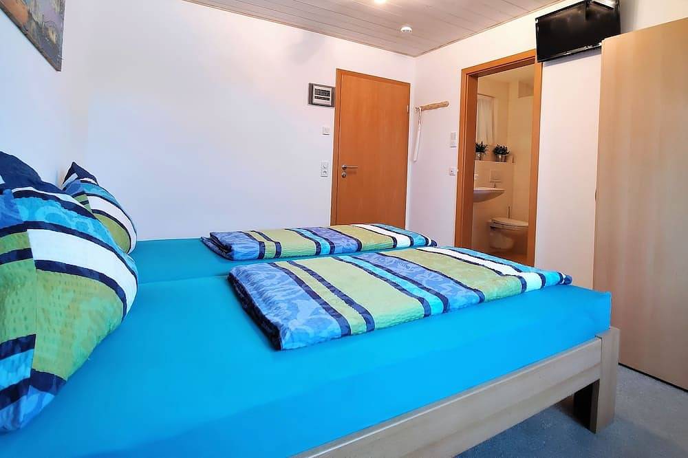 Ganze Wohnung, Doppelzimmer für 2 Gäste mit 15m² in Meckenbeuren in Ravensburger Spieleland, Meckenbeuren