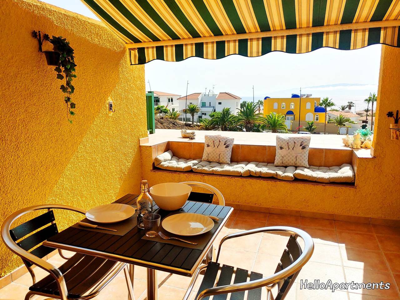Apartamento entero, Hermoso apartamento en Playa de La Arena con piscina y terraza, cerca de Los Gigantes in Playa Neptuno (Santiago del Teide), Santiago del Teide