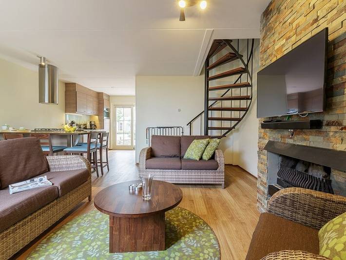 Villa for 6 people, with pool in South Holland