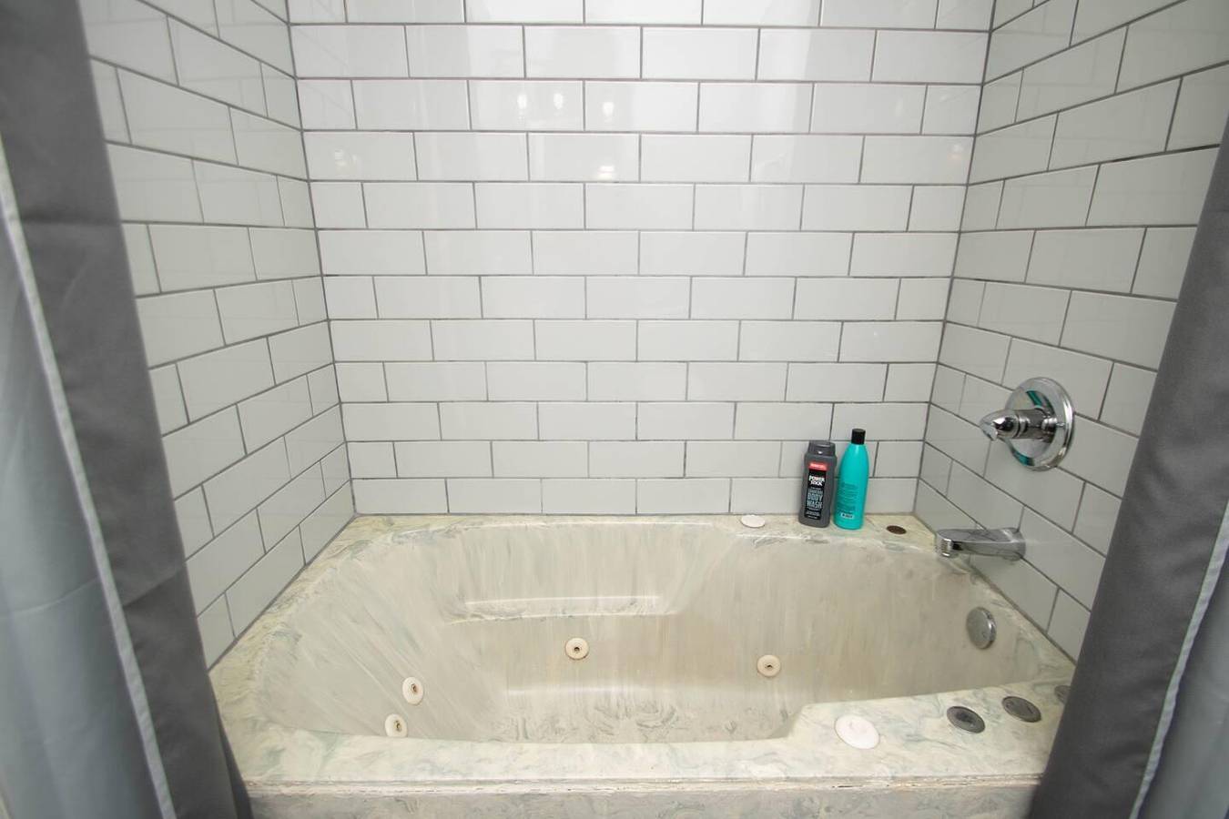 House - Sleeps 8 - Parking - Malls Close in Little Rock, Arkansas