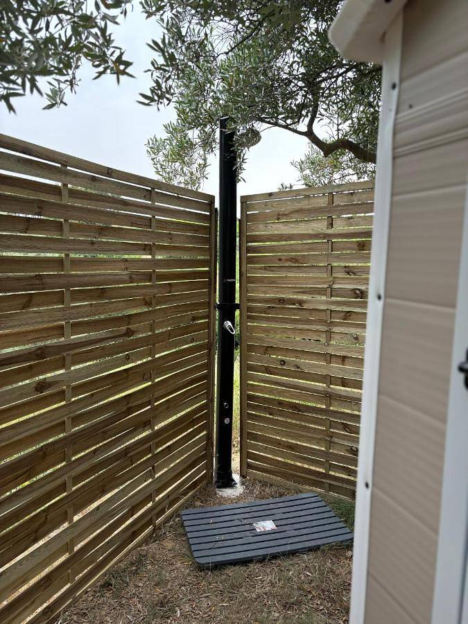 Location de vacances pour 2 personnes, avec vue et terrasse ainsi que jardin et piscine à Cadenet - 4