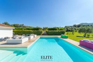 Maison d’hôte pour 4 personnes, avec piscine et vue ainsi que jardin et terrasse à Cugnana