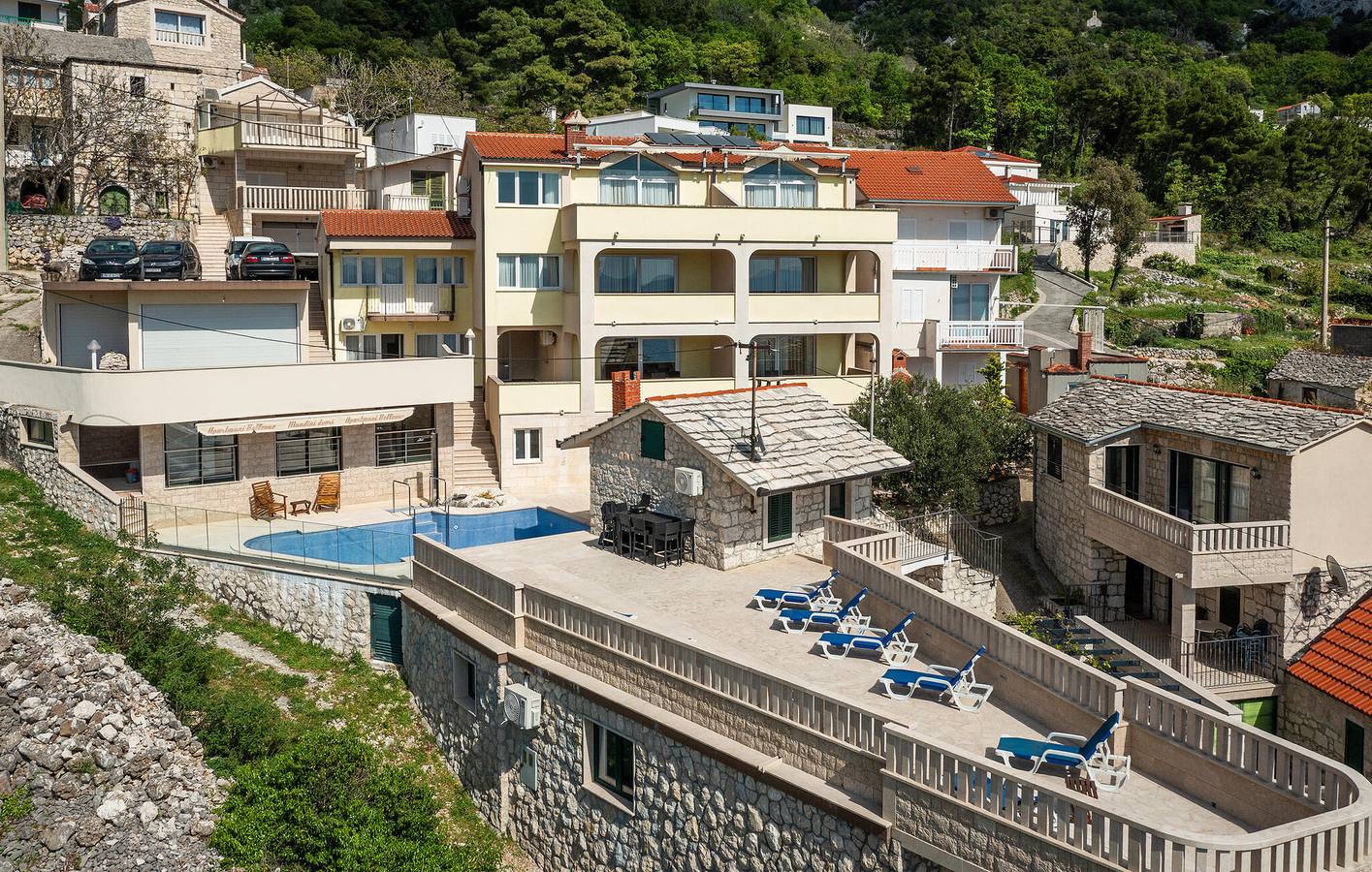 Ganze Ferienwohnung, Gemütliche 1-Zimmer-Wohnung mit Pool, Terrasse und WLAN in Baska Voda, Makarska Riviera