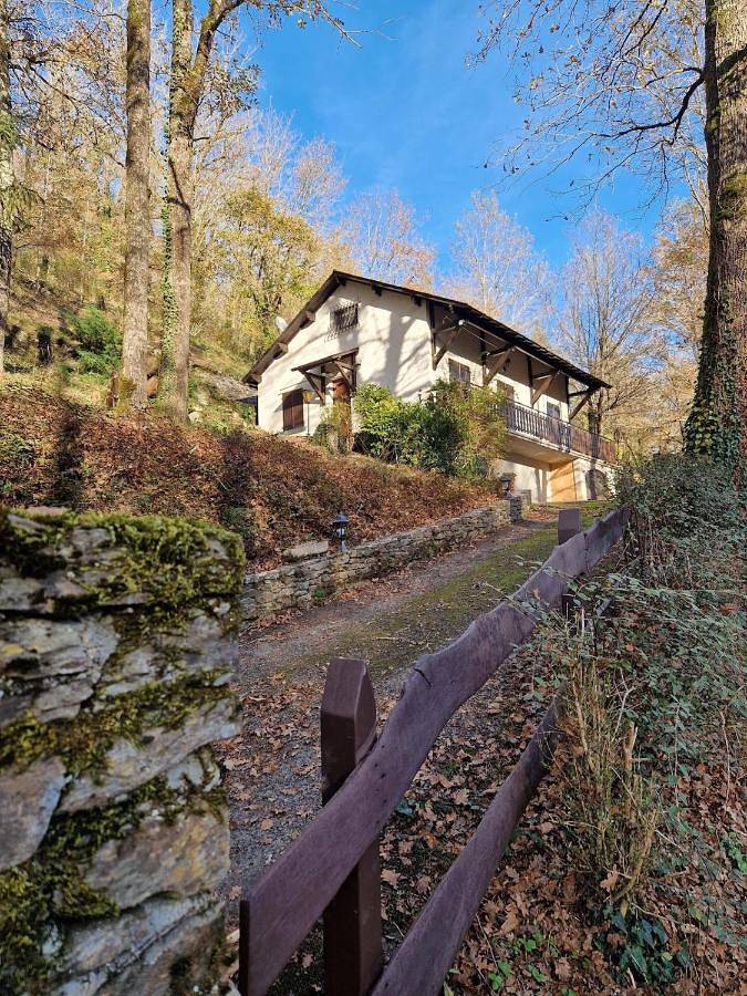 Location de vacances pour 10 personnes, avec balcon et vue, adapté aux familles à Crespin