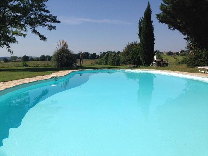 Location de vacances pour 4 personnes, avec Terrasse et Jardin ainsi que Piscine et Vue à Baleyssagues