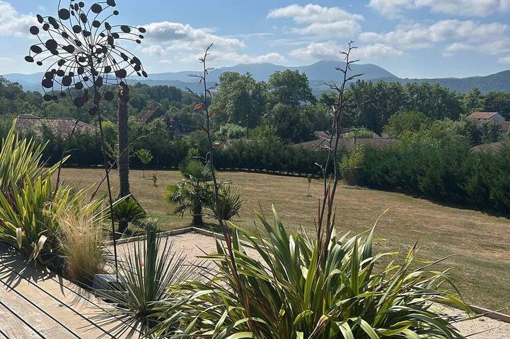 Location de vacances pour 10 personnes, avec jardin à Montjoie-en-Couserans - 4