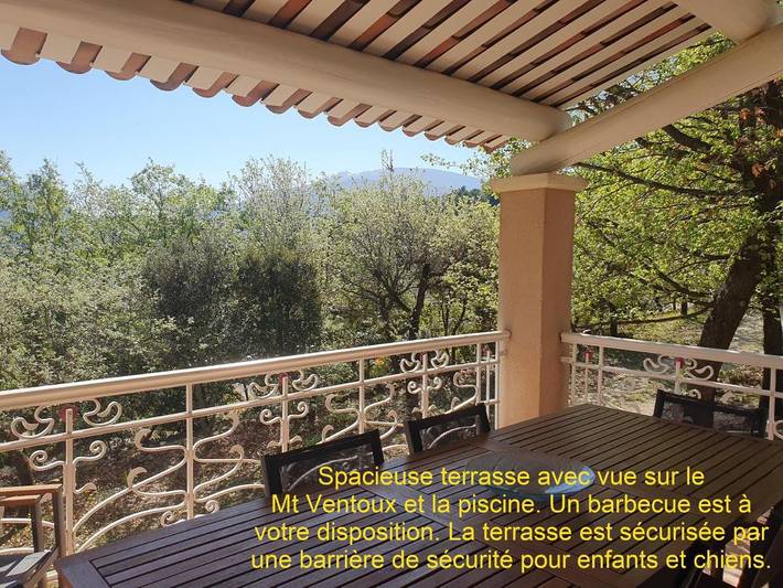 Location de vacances pour 8 personnes, avec piscine ainsi que vue et jardin à Entrechaux - 2